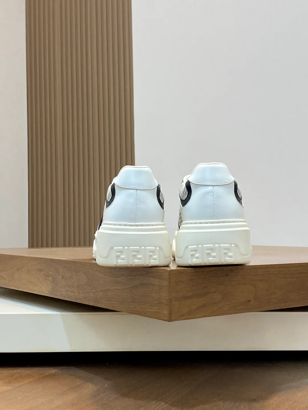 💰780 [FENDI] Fendi - high-end quality original order 🔍🔍🔍 casual sports shoes - Upper: 🔝 Nappa calfskin spliced breathable mesh injection molded brand logo plastic module - Lining: brand canvas - Outsole: ultra-light T men's shoes 💰R foam rubber; molded outsole - Ultra-high quality control · Fine workmanship: highlighted (high-end · extravagant · grade) -Size: 39-44 (38, 45, can be customized)